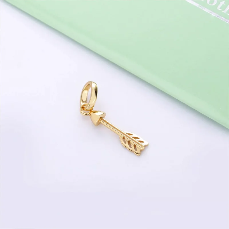 (kuva) Arrow of Cupid Pendant Charm - 767812 - Helat | PANDORA - Näytä 3