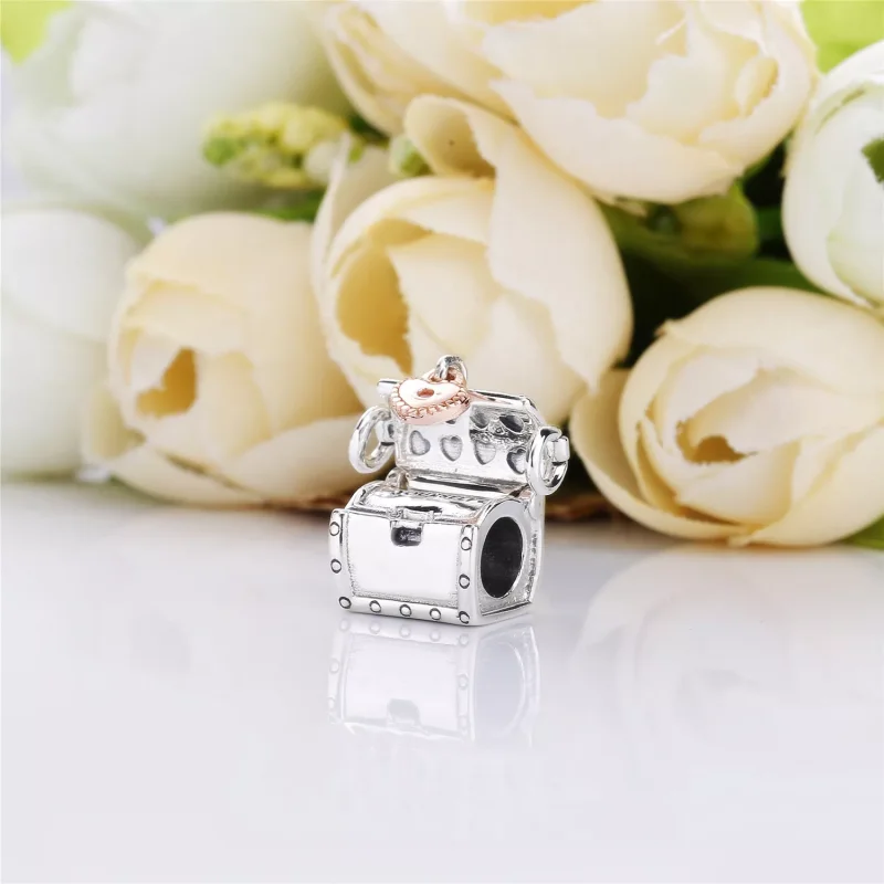 (kuva) PANDORA Club Charm 2019 - 787792D - Helat | PANDORA - Näytä 4