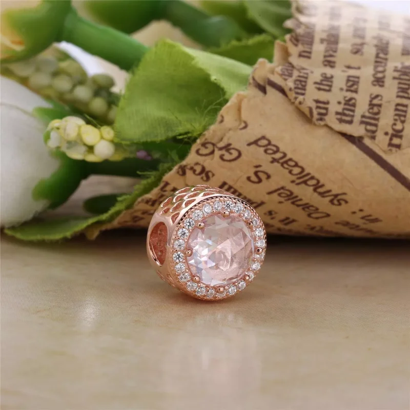 (kuva) Radiant Hearts Charm - 781725CZ - Helat | PANDORA - Näytä 2