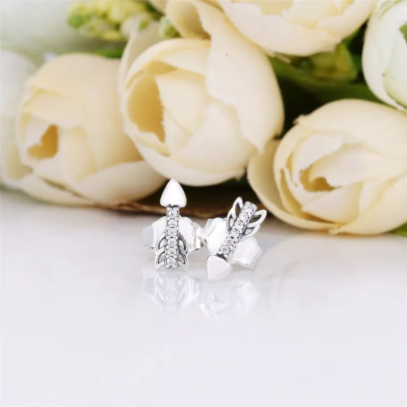 (kuva) Sparkling Arrows Nappikorvakorut - 297828CZ - Korvakorut | PANDORA - Näytä 3