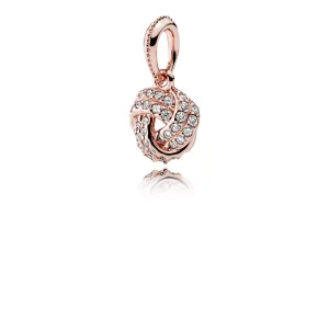 (kuva) Sparkling Love Knot Pendant - 380385CZ - Kaulakorut ja riipukset | PANDORA