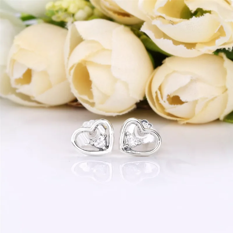 (kuva) Asymmetric Hearts of Love Nappikorvakorut - 297813CZ - Korvakorut | PANDORA - Näytä 2