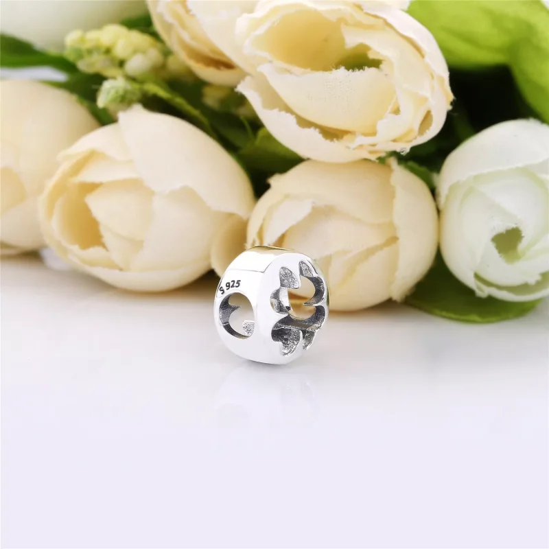 (kuva) Clover Cut Out Charm - 797868 - Helat | PANDORA - Näytä 4