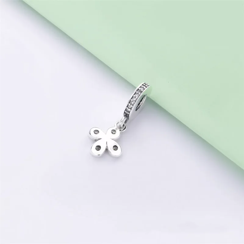 (kuva) Four-Petal Flower Pendant Charm - 797969CZ - Helat | PANDORA - Näytä 4