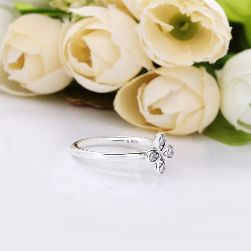 (kuva) Four-Petal Flower Ring - 197967CZ - Sormukset | PANDORA - Näytä 4