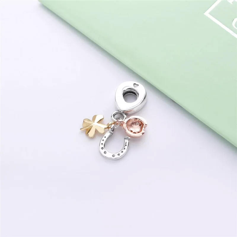 (kuva) Horseshoe, Clover and Ladybird Pendant Charm - 797852CZ - Helat | PANDORA - Näytä 3