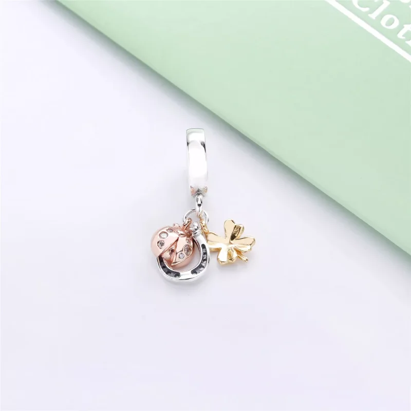 (kuva) Horseshoe, Clover and Ladybird Pendant Charm - 797852CZ - Helat | PANDORA - Näytä 4
