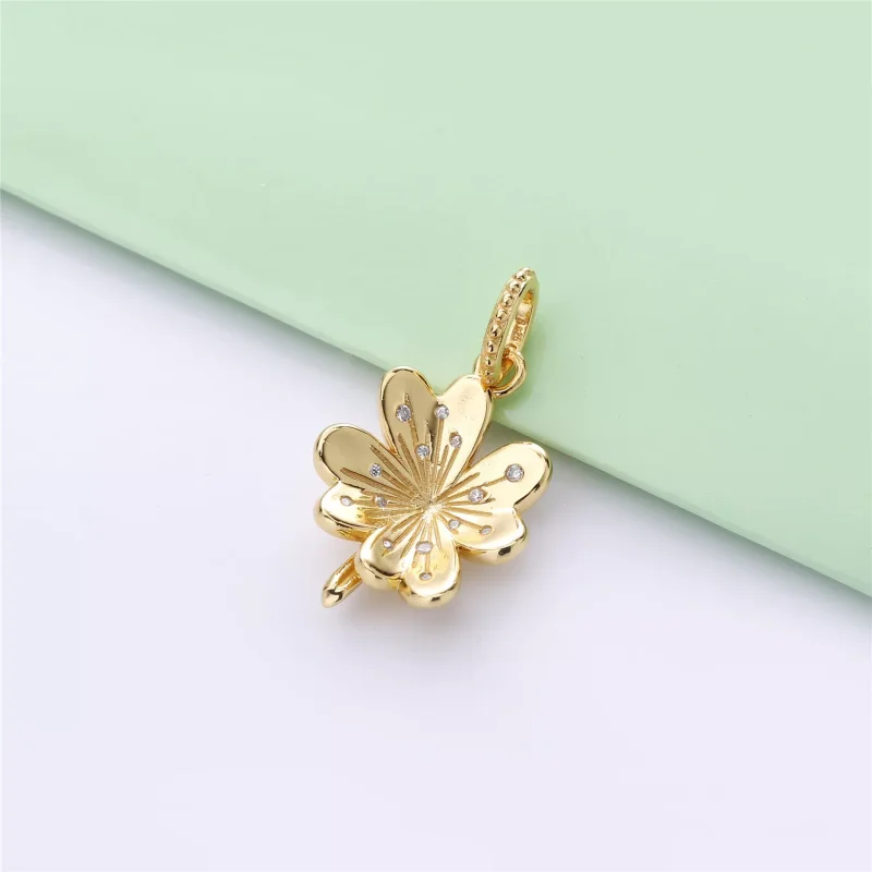 (kuva) Lucky Four-Leaf Clover Pendant - 367935CZ - Kaulakorut ja riipukset | PANDORA - Näytä 2