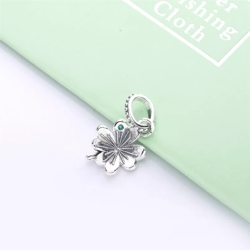 (kuva) Lucky Four-Leaf Clover Pendant - 397965NAG - Kaulakorut ja riipukset | PANDORA - Näytä 2