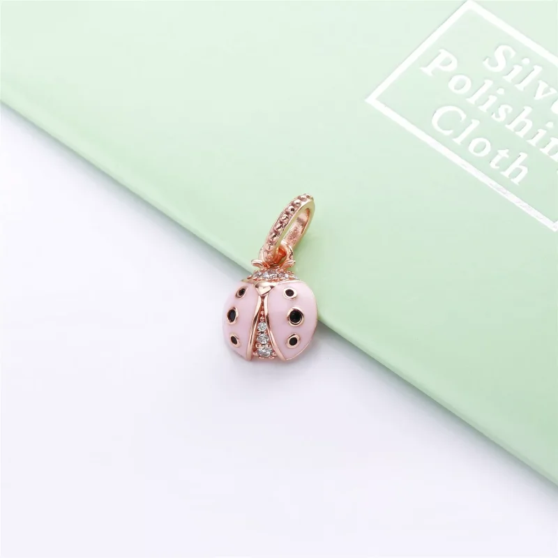 (kuva) Lucky Pink Ladybird Pendant - 387909EN160 - Kaulakorut ja riipukset | PANDORA - Näytä 4