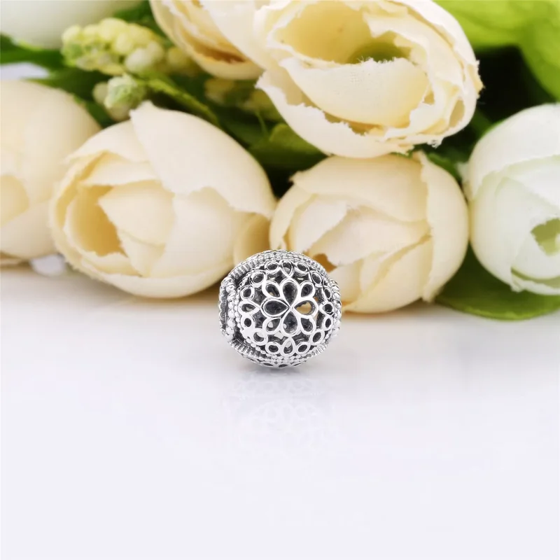 (kuva) Openwork Flower Charm - 797853 - Helat | PANDORA - Näytä 2