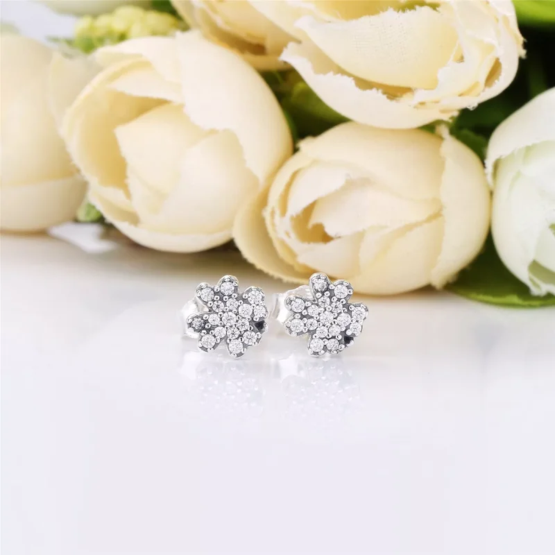 (kuva) Radiant Clovers Nappikorvakorut - 297944CZ - Korvakorut | PANDORA - Näytä 2