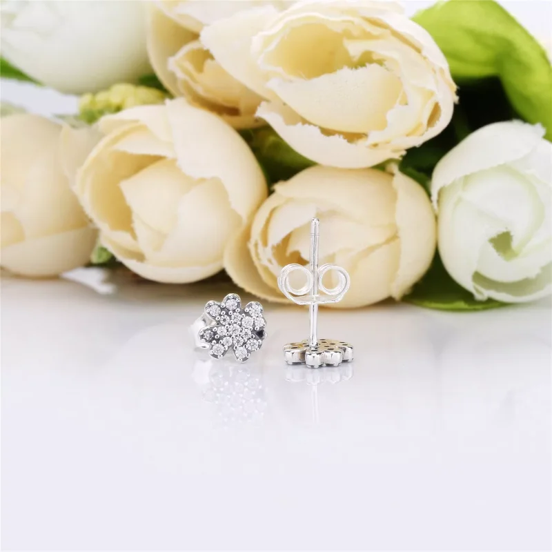 (kuva) Radiant Clovers Nappikorvakorut - 297944CZ - Korvakorut | PANDORA - Näytä 3
