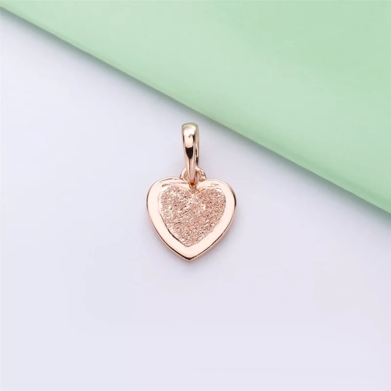 (kuva) PANDORA Rose riipus - Matte Brilliance Heart - Näytä 3