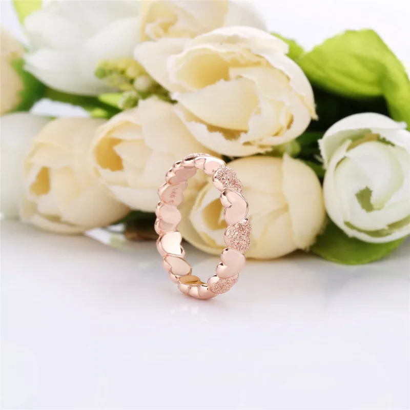 (kuva) PANDORA Rose sormus - Matte Brilliance Hearts - Näytä 2