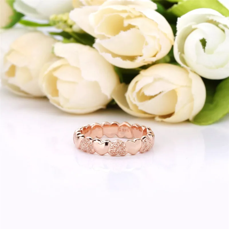 (kuva) PANDORA Rose sormus - Matte Brilliance Hearts - Näytä 4