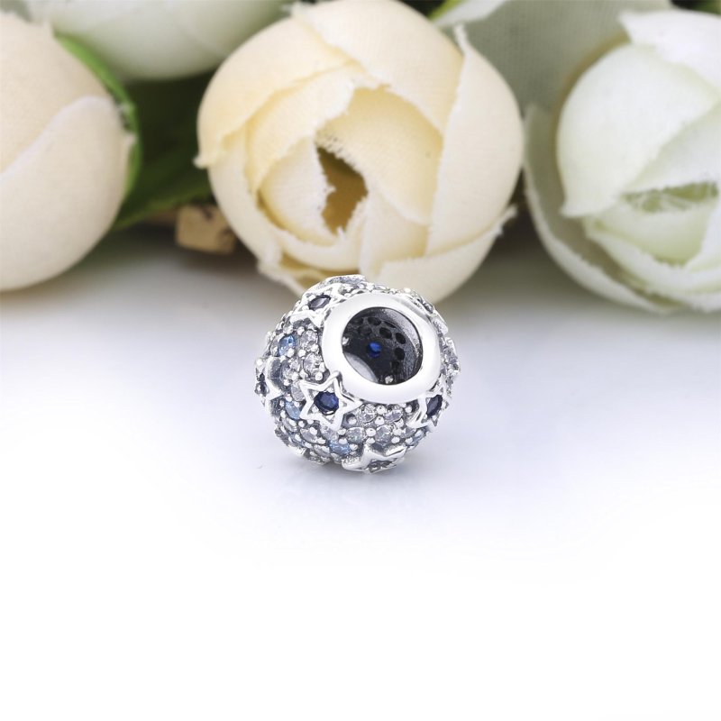 (kuva) PANDORA Korkeat Tähdet Pavé Amuletti - 798467C01 - Näytä 3