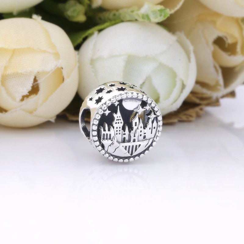 (kuva) PANDORA Harry Potter, Tylypahkan noitien ja velhojen koulun Charm - 798622C00 - Näytä 2