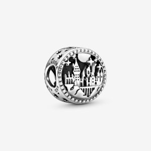 PANDORA Harry Potter, Tylypahkan noitien ja velhojen koulun Charm - 798622C00 (kuva) PANDORA Harry Potter, Tylypahkan noitien ja velhojen koulun Charm - 798622C00