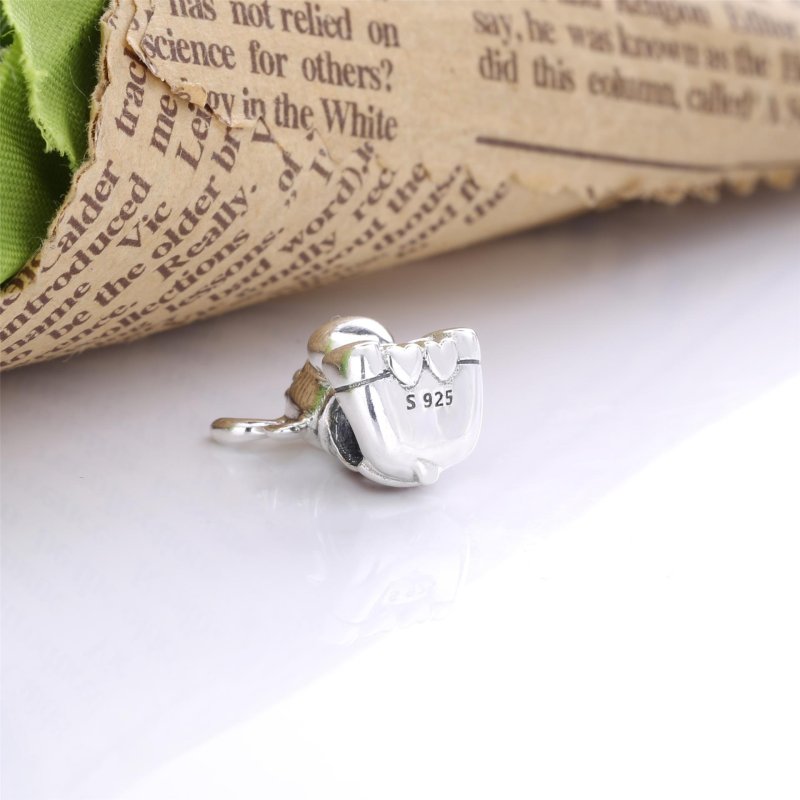 (kuva) PANDORA Kanada Hirven Vaahteranlehti Charm - 798931C01 - Näytä 3
