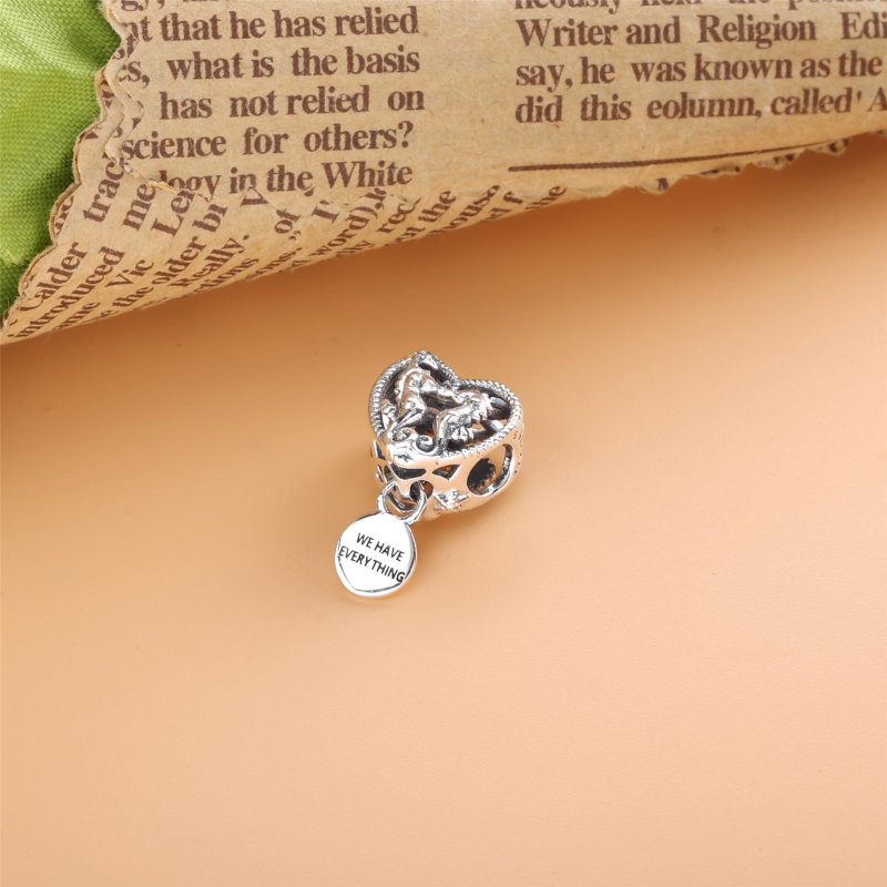 (kuva) PANDORA Openwork Seahorses Heart Charm - 798949C00 - Näytä 5