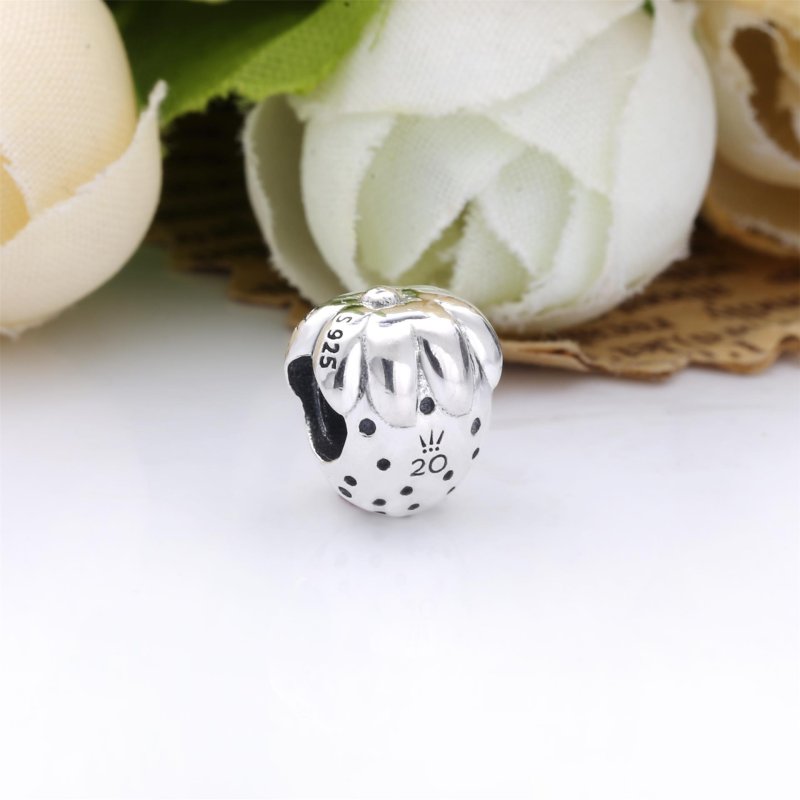 (kuva) Pandora 2020 Limited Edition Mansikkakoru - 798952C00 - Näytä 2
