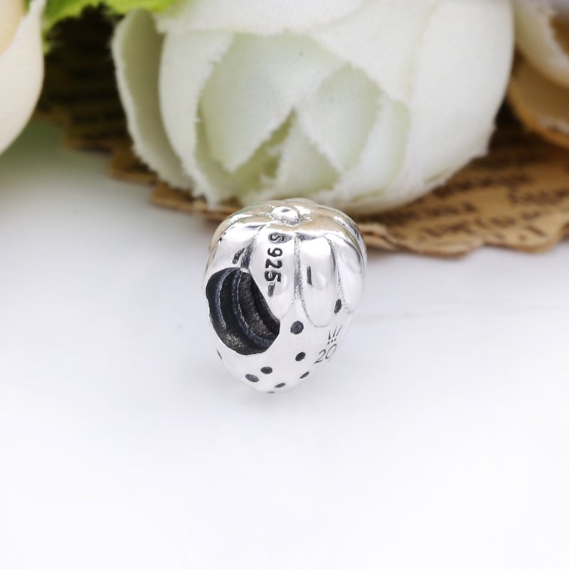 (kuva) Pandora 2020 Limited Edition Mansikkakoru - 798952C00 - Näytä 3