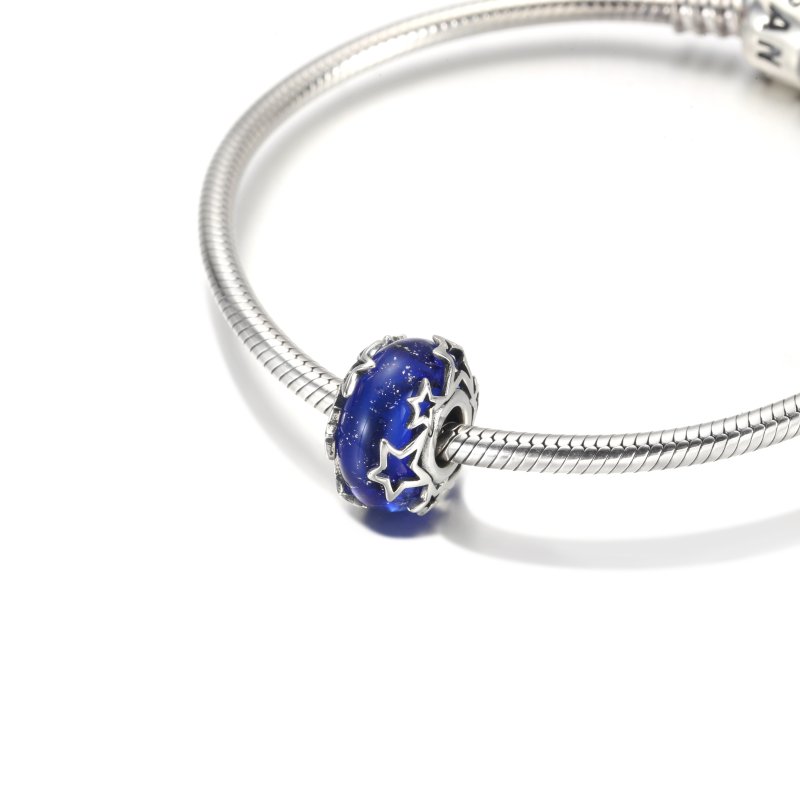 (kuva) PANDORA Galaxy Blue & Star Murano -riipus - 790015C00 - Näytä 5