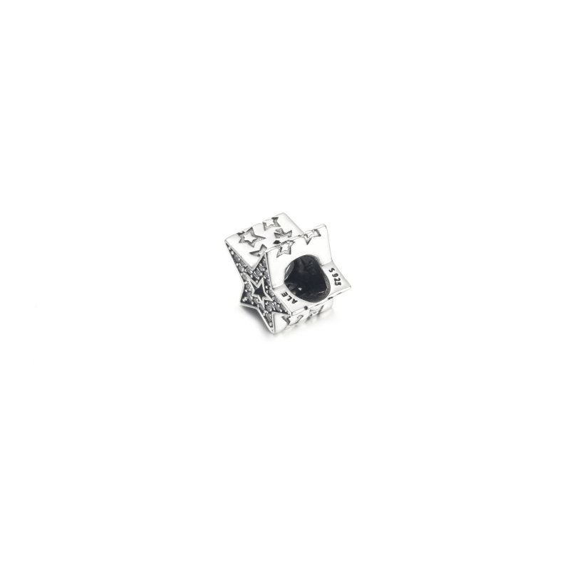 (kuva) PANDORA Sparkling Asymmetric Star Charm - 790016C01 - Näytä 4