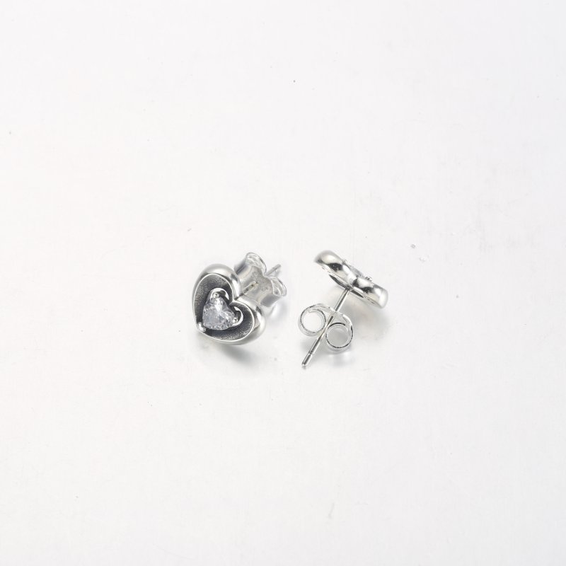 (kuva) PANDORA Säteilevä Sydän ja Kelluva Kivi Korvakorut - 292500C01 - Näytä 4