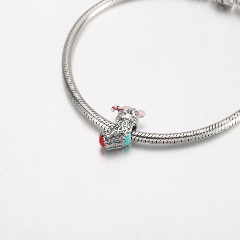 (kuva) PANDORA Jouluhiiri & Sukkahattu Charm - 792366C01 - Näytä 12