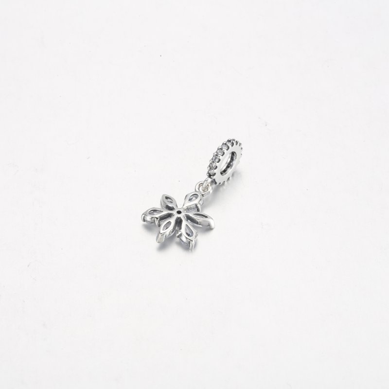 (kuva) PANDORA Sparkling Herbarium Cluster Dangle Charm - 792382C01 - Näytä 9