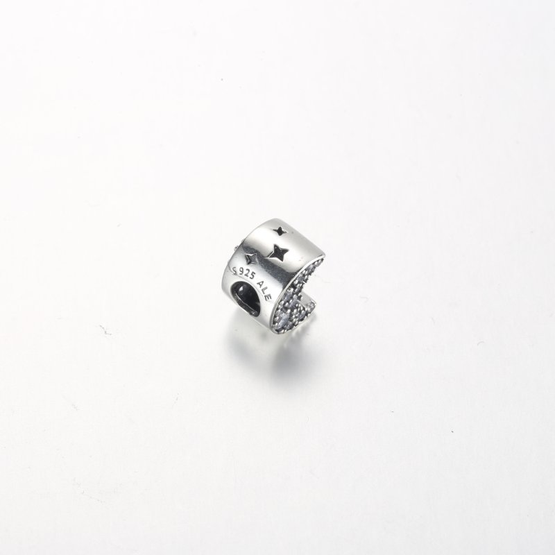 (kuva) Pandora Sparkling Crescent Moon Charm - 792768C01 - Näytä 3