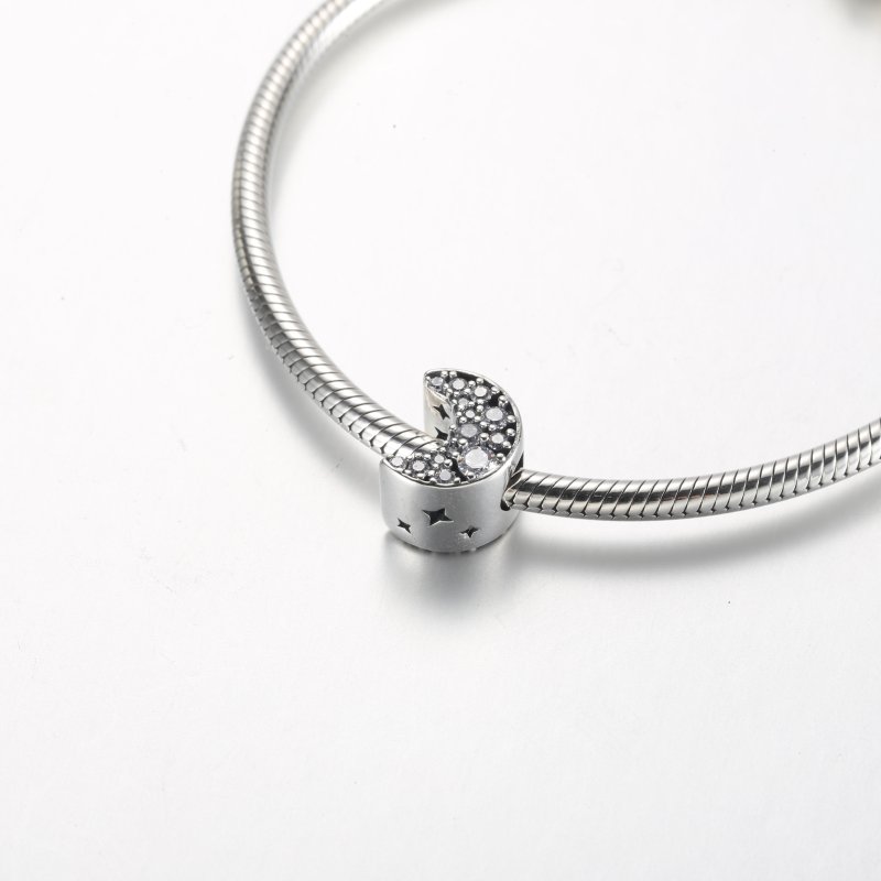 (kuva) Pandora Sparkling Crescent Moon Charm - 792768C01 - Näytä 5