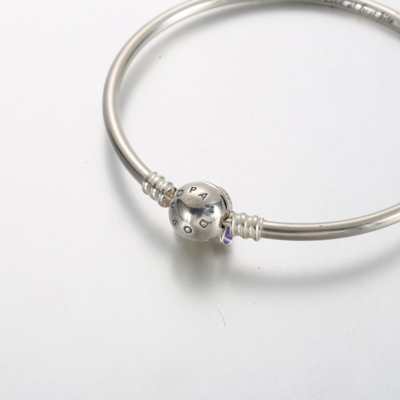 (kuva) Pandora Moments Disney Stitch Pureksivä Hahmon Rannekoru - 591683C01 - Näytä 4
