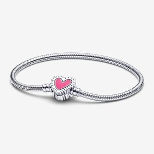 (kuva) Keith Haring™ x Pandora Moments -sydämen säteilevä käärmeenketju rannekoru - 592217C01