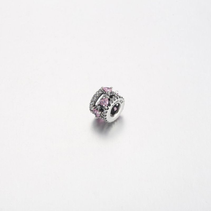 (kuva) Pandora Sparkling Triple Halo Hearts Charm - 791161C01 - Näytä 2