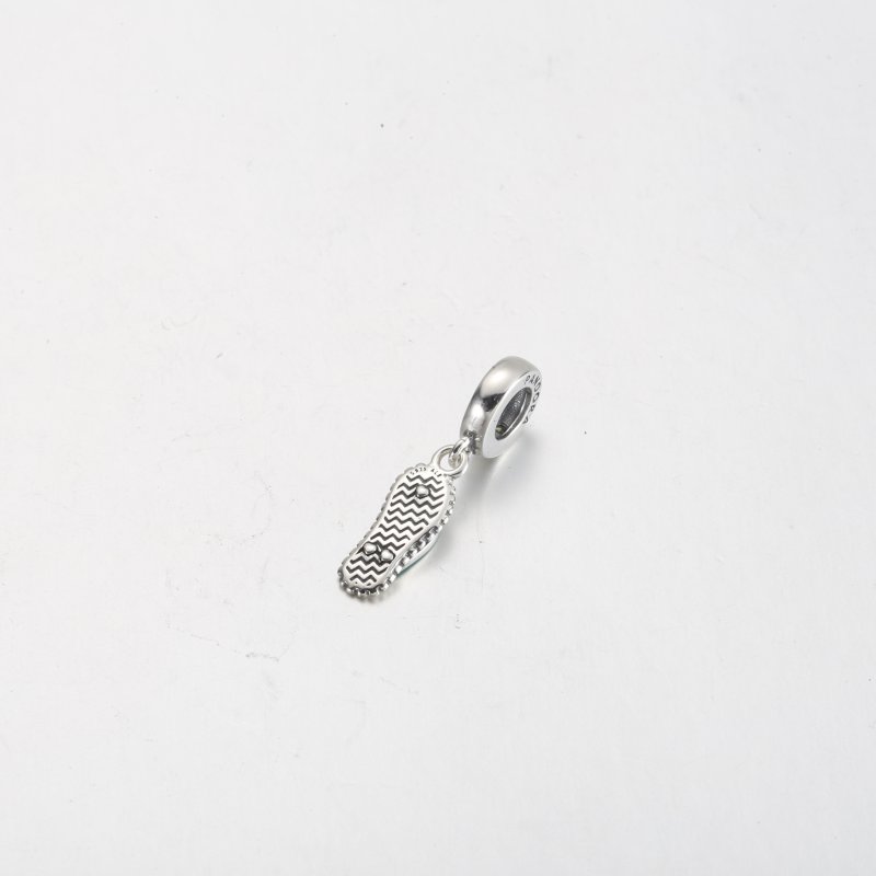 (kuva) Pandora Flip-flop Dangle Charm - 792197C01 - Näytä 3