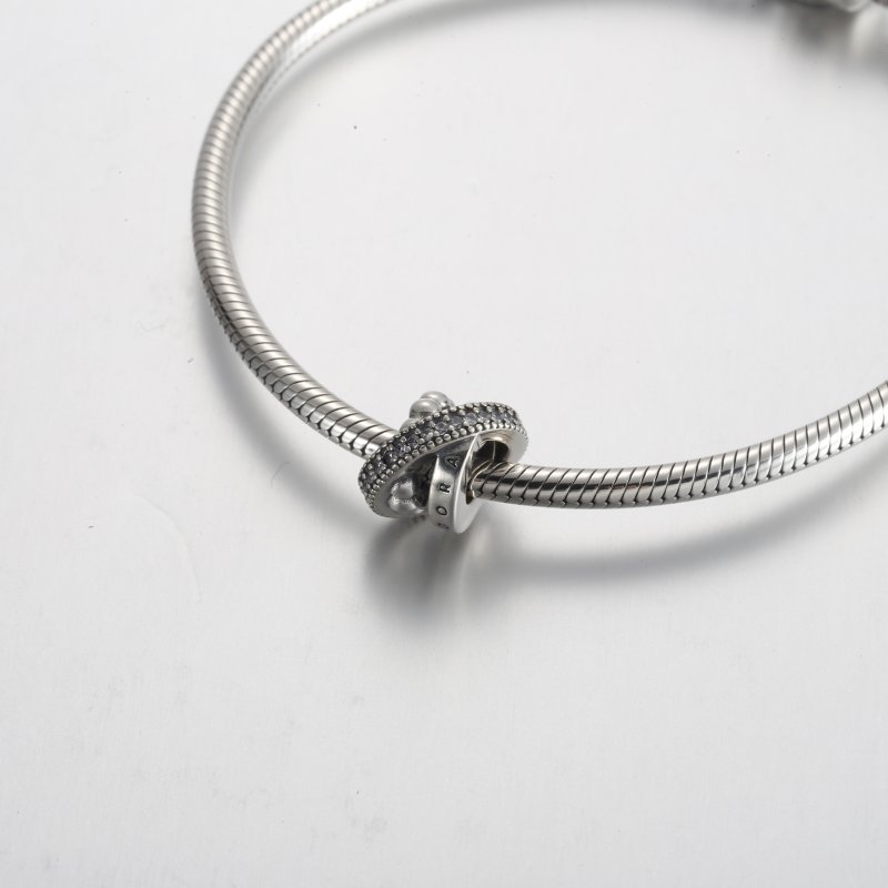 (kuva) Pandora Logo, Pavé & Helmit - 792317C01 - Näytä 5