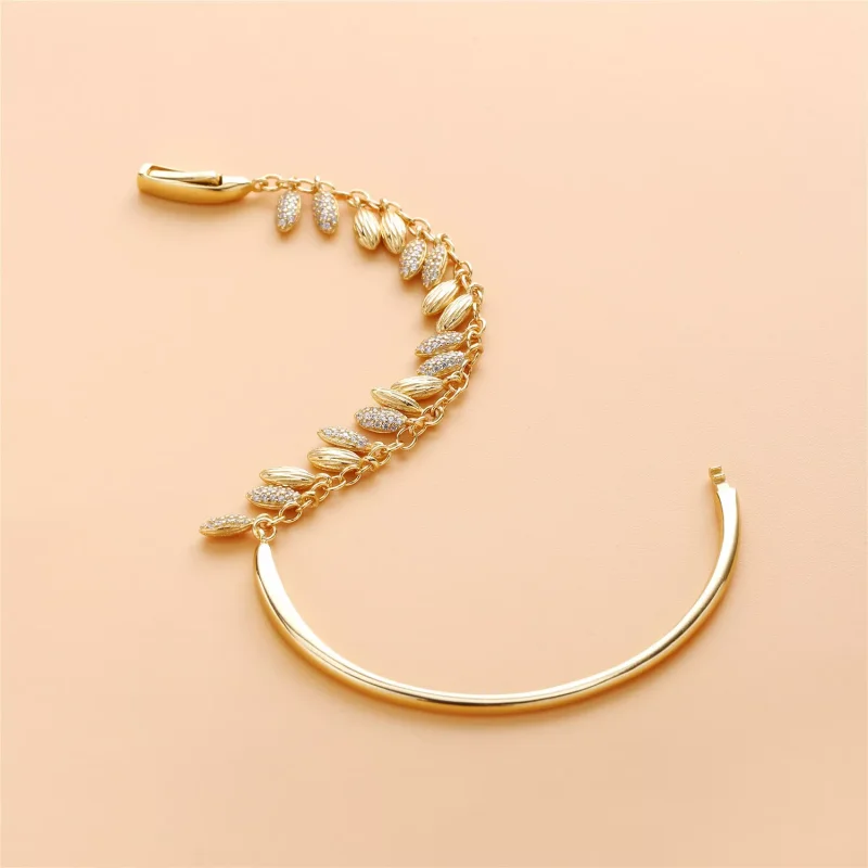 (kuva) Limited Edition Floating Grains Bangle - 567715CZ - Rannekorut | PANDORA - Näytä 3