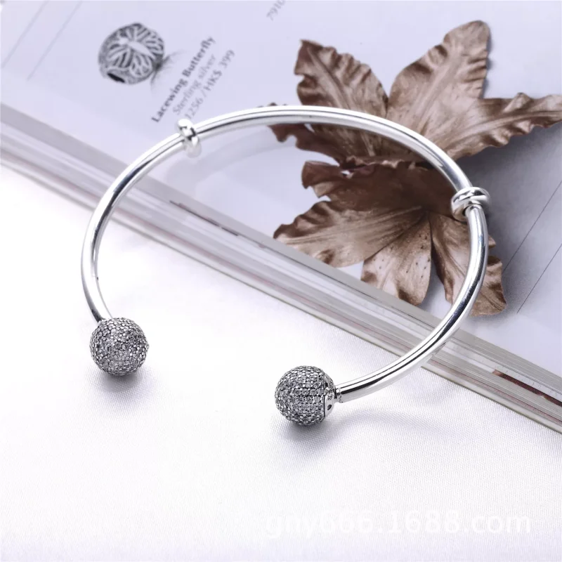 (kuva) Moments Silver Open Bangle, Pavé Caps - 596438CZ - Rannekorut | PANDORA - Näytä 3