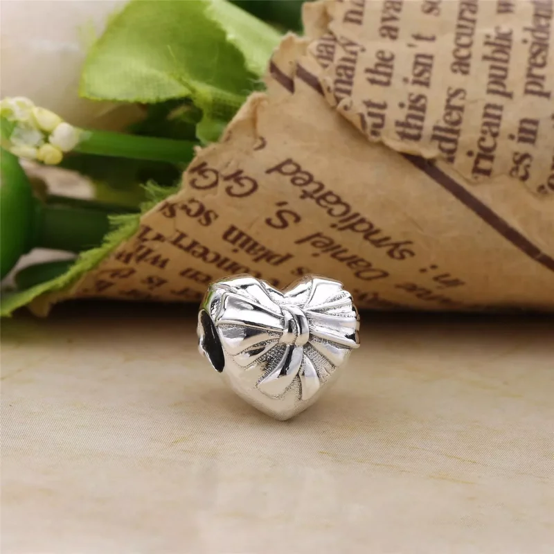 (kuva) Brilliant Heart Bow - 797303 - Helat | PANDORA - Näytä 2