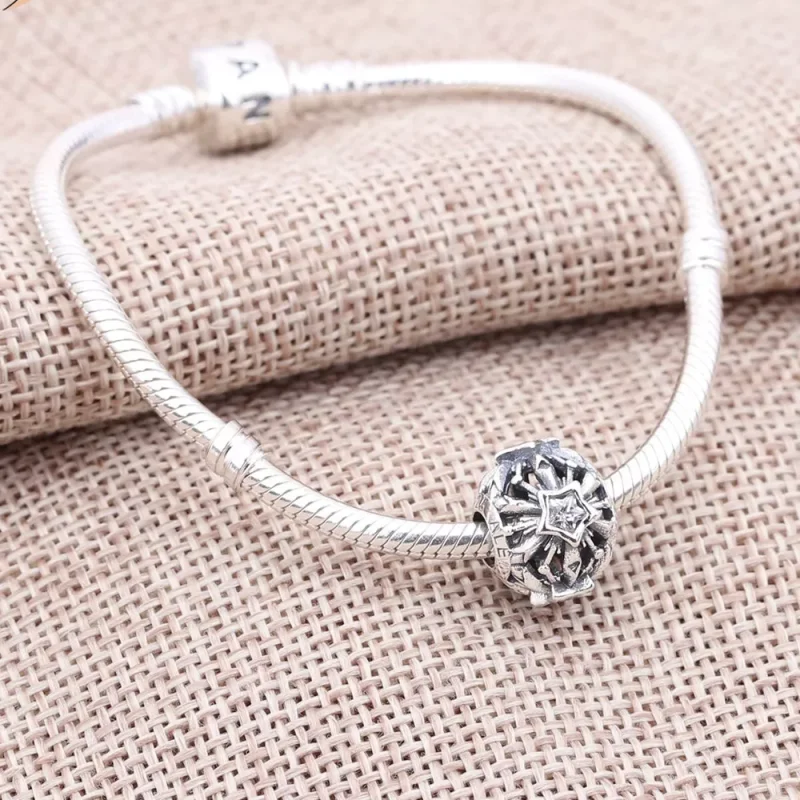 (kuva) Disney Frozen snowflake openwork silver charm - 791563CZ - Helat | PANDORA - Näytä 2