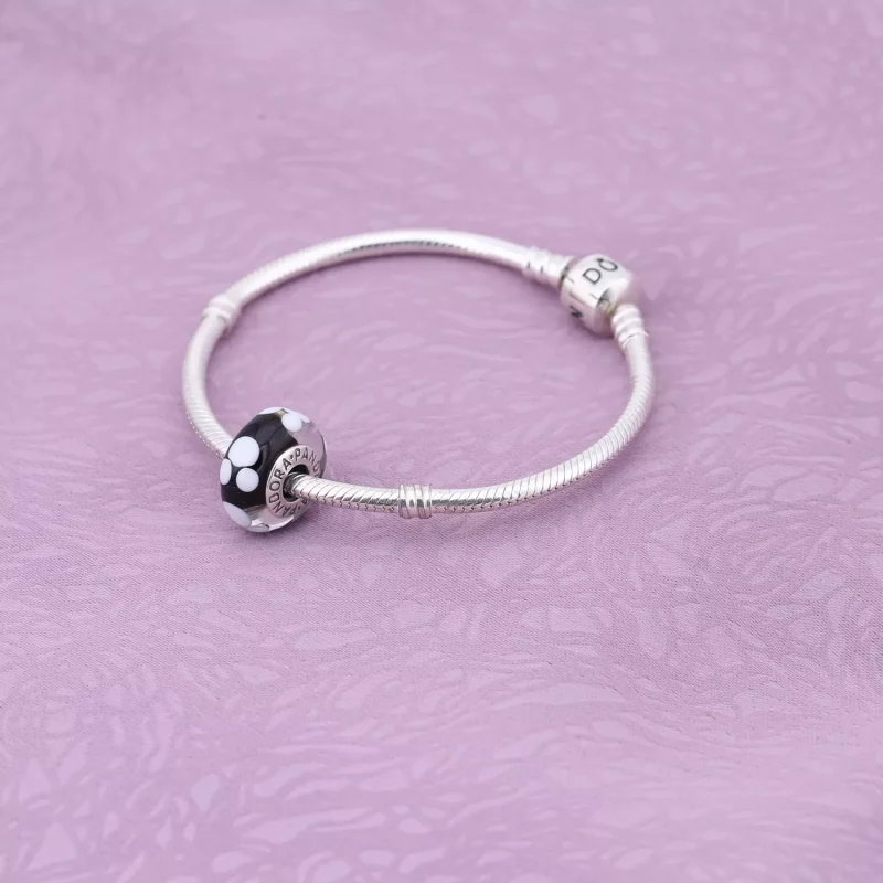 (kuva) Disney Mickey silver charm - 791633 - Helat | PANDORA - Näytä 2