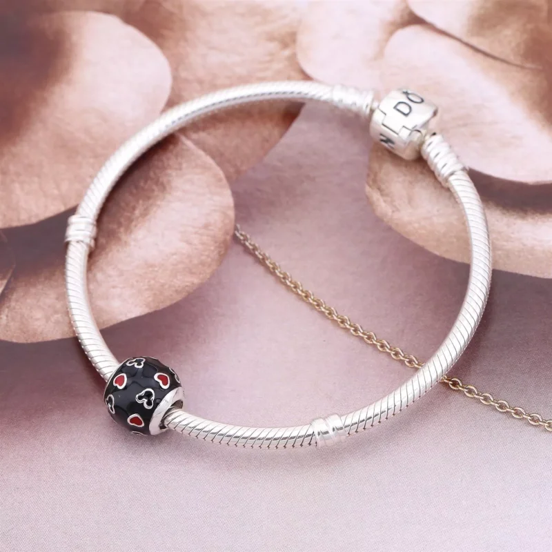 (kuva) Disney Mickey silver charm with black and red enamel - 791477ENMX - Helat | PAND - Näytä 2