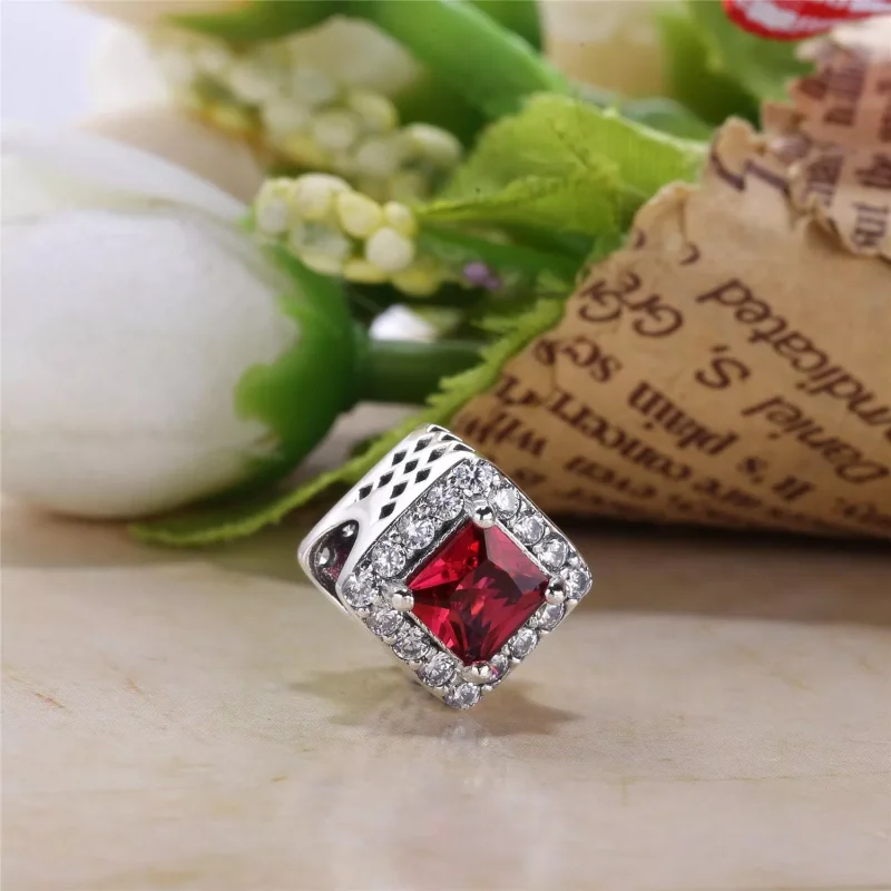 (kuva) Geometric Radiance Charm - 796206CZ - Helat | PANDORA - Näytä 2