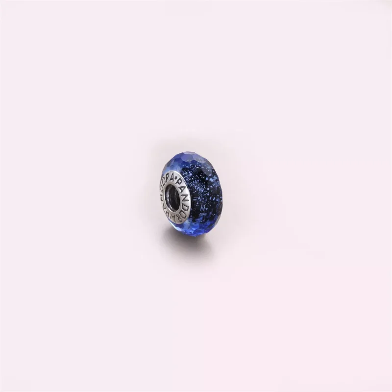 (kuva) Iridescent Blue Faceted Glass - 791646 - Helat | PANDORA - Näytä 3