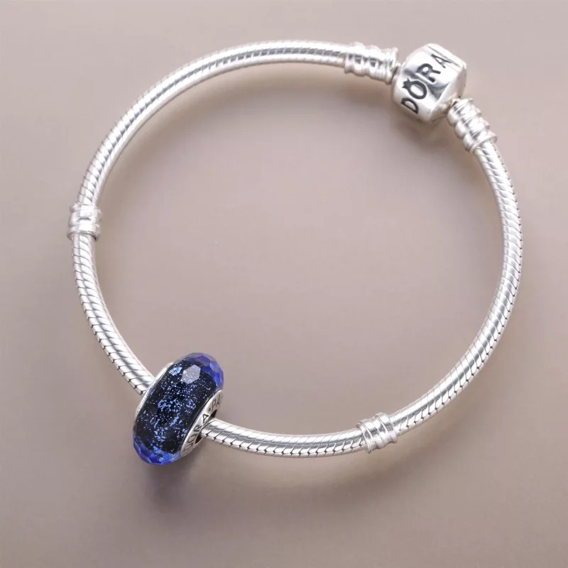 (kuva) Iridescent Blue Faceted Glass - 791646 - Helat | PANDORA - Näytä 4