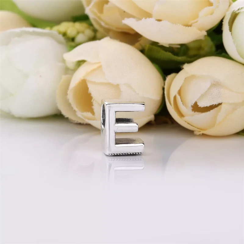 (kuva) Letter E Charm - 797459 - Helat | PANDORA - Näytä 2