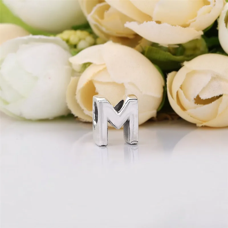 (kuva) Letter M Charm - 797467 - Helat | PANDORA - Näytä 2